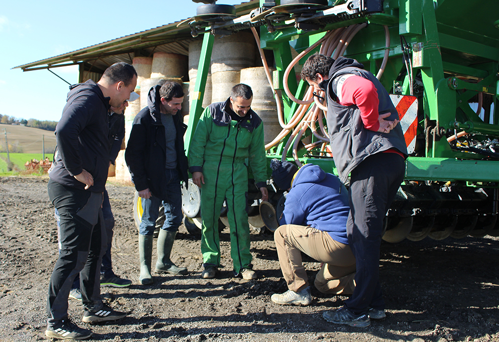 Groupe agriculteurs en Cuma