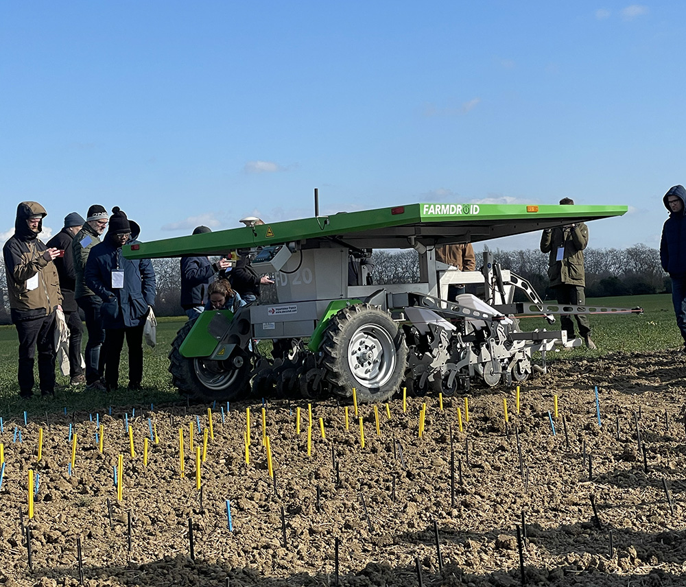 Robot agricole Cuma