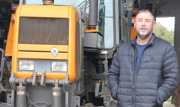 Julien BRUANT, agriculteur dans le sud Sarthe et Président de la cuma du Haut Plateau